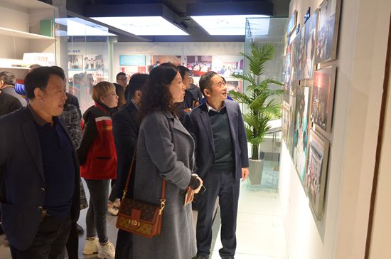 “重山?娜公益”慈善基金舉行啟動儀式20