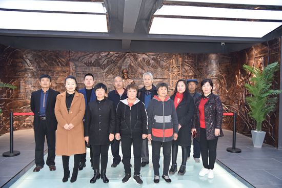 羅村鎮(zhèn)黨委、村域黨支部到重山文化館開展“不忘初心 牢記使命”主題教育活動(dòng)80