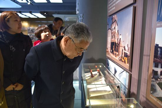 南韓村黨員走進重山集團開展 “不忘初心 牢記使命”主題黨日活動36