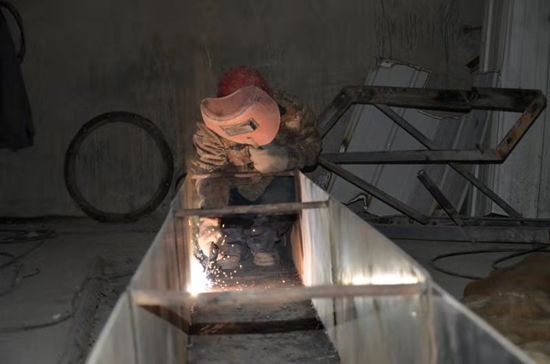 大修進(jìn)行時(shí)，這里有一群可愛(ài)的重山人.......95