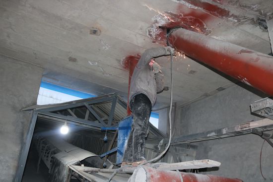 大修進(jìn)行時(shí)，這里有一群可愛(ài)的重山人.......95