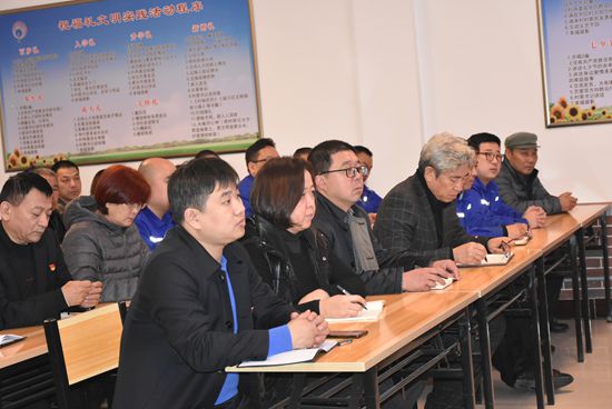 區(qū)領(lǐng)導(dǎo)到南韓村進(jìn)行理論宣講63