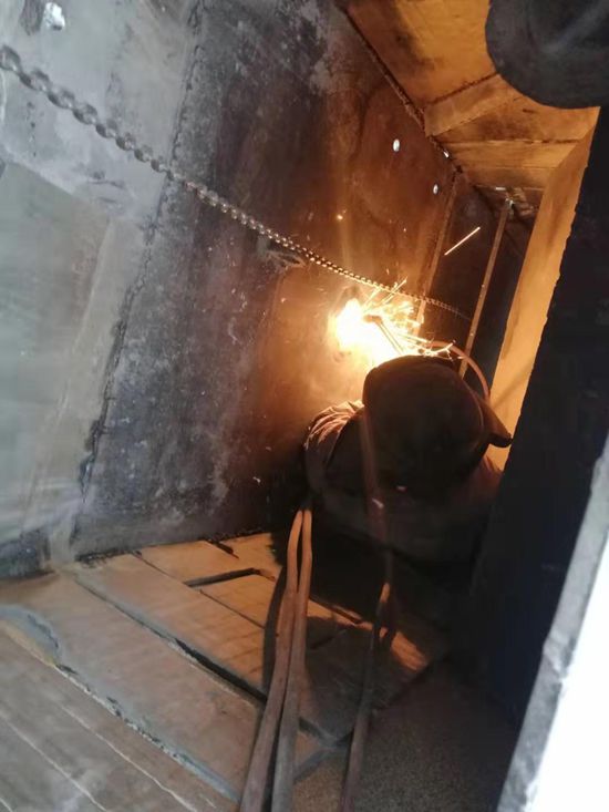 大修進(jìn)行時，這里有一群可愛的重山人.......（三）82