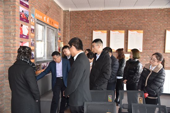 愛與希望同在——運(yùn)營(yíng)中心走進(jìn)憨兜家園開展致良知公益行活動(dòng)61