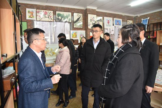 愛與希望同在——運(yùn)營(yíng)中心走進(jìn)憨兜家園開展致良知公益行活動(dòng)61
