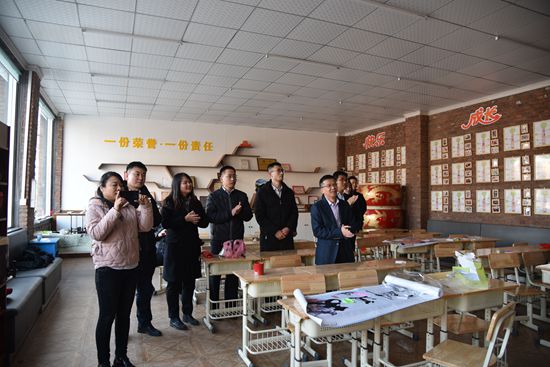 愛與希望同在——運(yùn)營(yíng)中心走進(jìn)憨兜家園開展致良知公益行活動(dòng)61