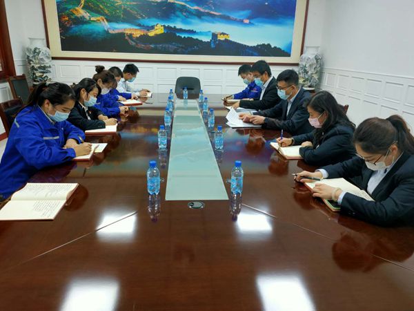 集團(tuán)運(yùn)營(yíng)中心召開(kāi)工作會(huì)議61