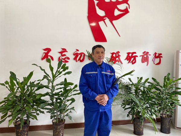 【重山人?重山事】平凡中那抹絢麗的色彩 ——記重山思沃瑞叉車司機(jī)劉成國(guó)1