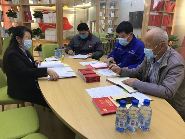 集團(tuán)黨總支召開黨建工作交流會60