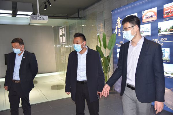 七河生物公司到集團(tuán)參觀交流 42