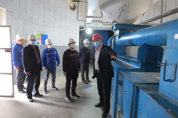 山東科達(dá)到黃驊三陽(yáng)考察交流46