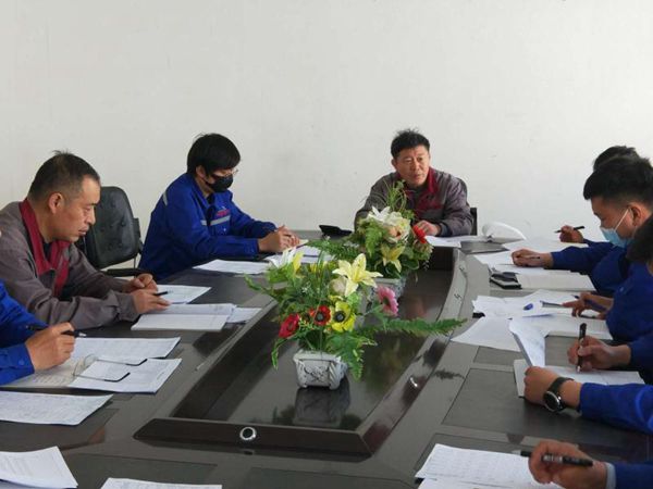 魯蒙公司召開月度經(jīng)營分析會(huì)70