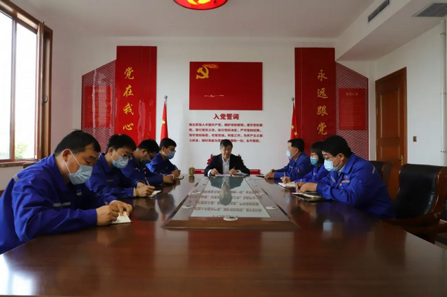 堅(jiān)守初心 踐行良知——重山光電黨支部召開黨員大會(huì)34