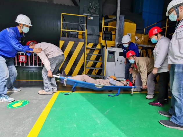 粉磨車間組織安全事故應(yīng)急演練35