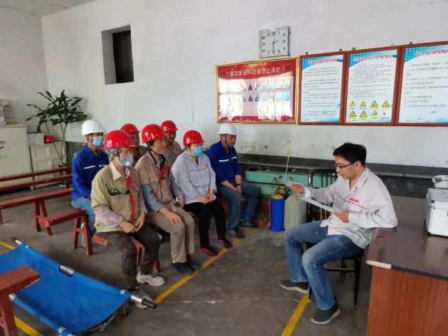 粉磨車間組織安全事故應(yīng)急演練35