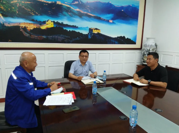 扎實(shí)有效推進(jìn)黨建工作 ——集團(tuán)機(jī)關(guān)黨支部召開支委會(huì)、黨員大會(huì)21