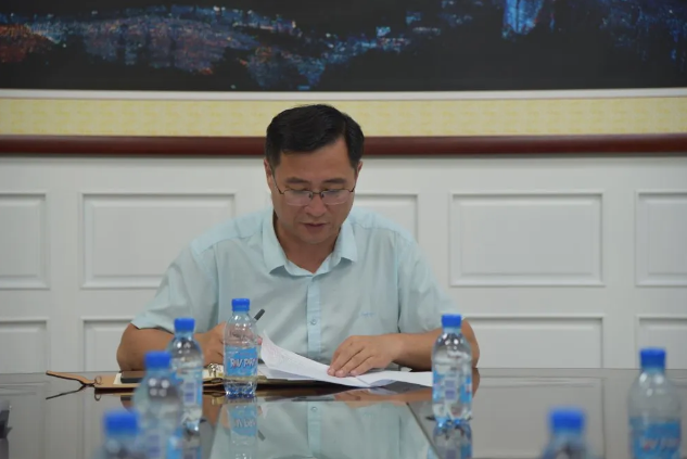 集團(tuán)召開總經(jīng)理辦公會(huì) ——集體學(xué)習(xí)李學(xué)董事長(zhǎng)5月18日講話精神59