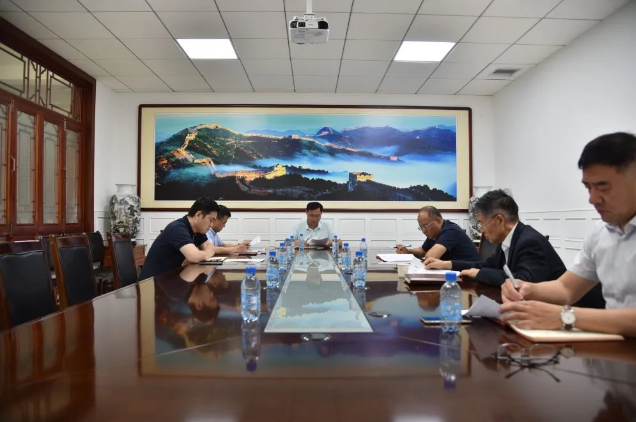 集團(tuán)召開總經(jīng)理辦公會(huì) ——集體學(xué)習(xí)李學(xué)董事長(zhǎng)5月18日講話精神59