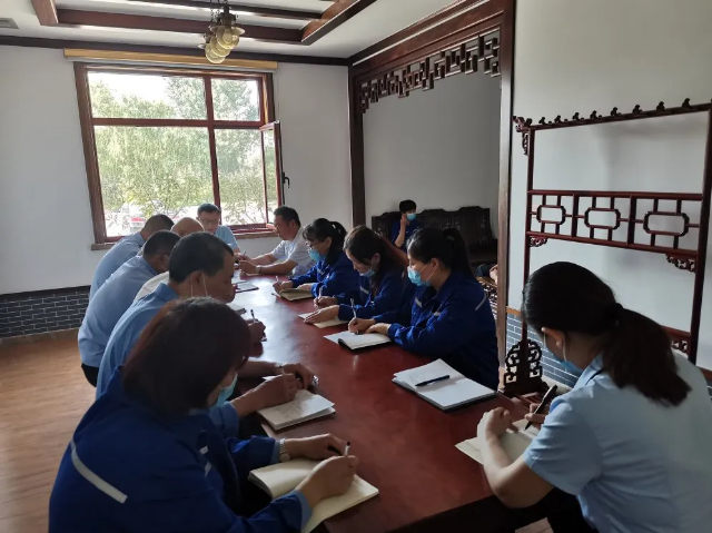 集團辦公室組織專題學(xué)習(xí)98