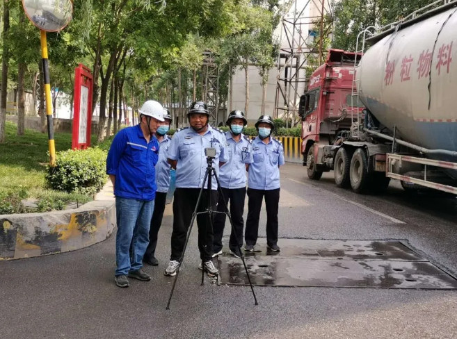 魯中水泥聯(lián)合開(kāi)展交通安全整治行動(dòng)77