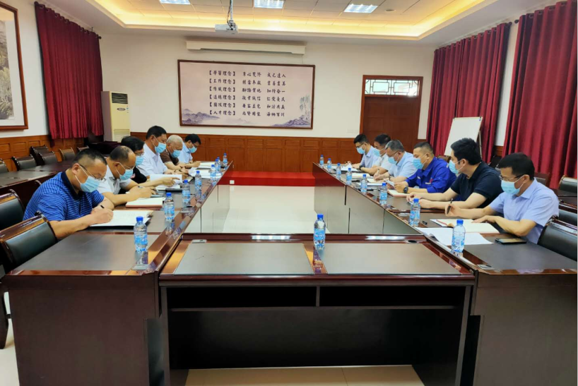 集團(tuán)召開(kāi)月度工作會(huì)47