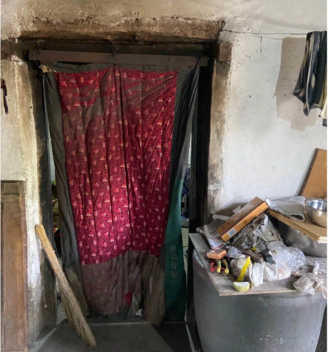 魯中水泥黨支部開(kāi)展精準(zhǔn)扶貧活動(dòng)55