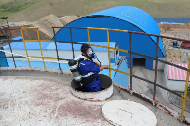 魯蒙水泥開展有限空間應急演練活動9