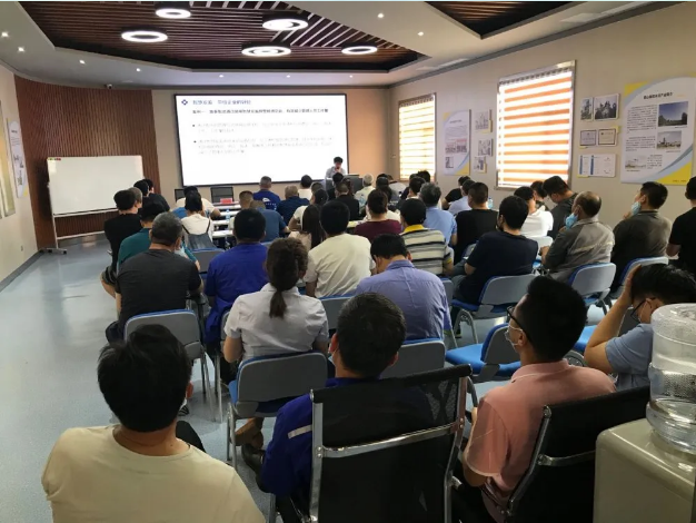 羅村鎮(zhèn)“智慧安監(jiān)系統(tǒng)”推進會在集團召開34