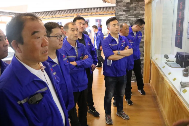 魯蒙水泥黨支部開展 “重走總書記路線 重溫總書記指示”主題黨日活動2