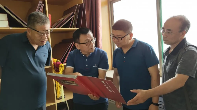 市檔案館領導到集團調研指導工作81