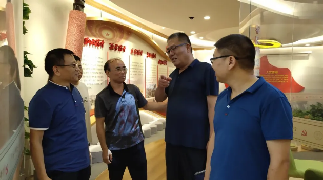 市檔案館領導到集團調研指導工作81