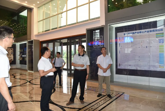 市工信局副局長邱萬勇到集團調(diào)研指導工作32