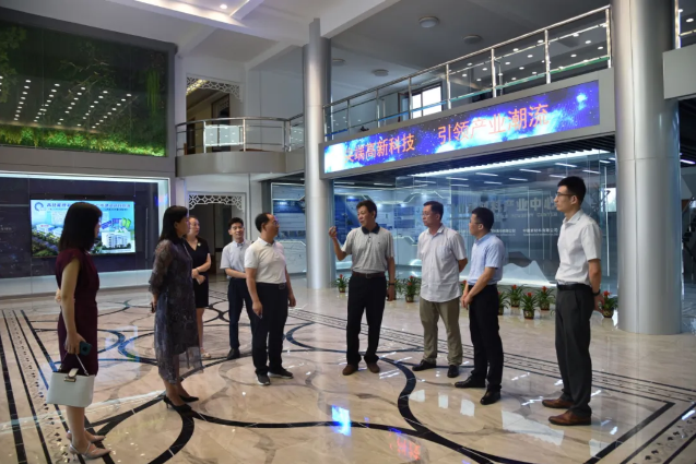 市工信局副局長邱萬勇到集團調(diào)研指導工作32