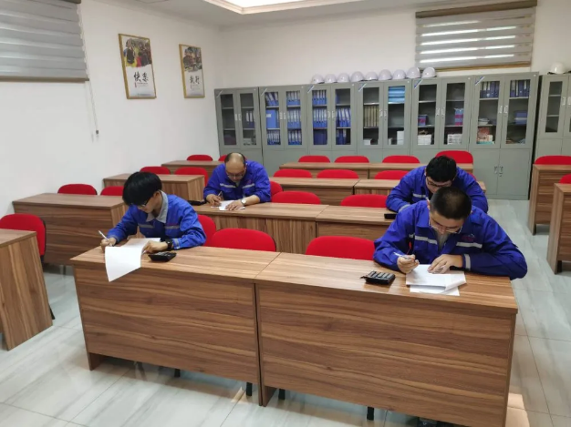 思沃瑞開展化驗(yàn)員理論考試3