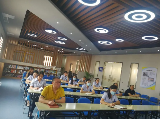 財(cái)務(wù)中心組織“致良知”學(xué)習(xí)88