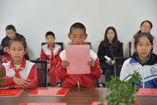 重山集團(tuán)參加羅村中心?！皭坌闹鷮W(xué)”資助金發(fā)放儀式25